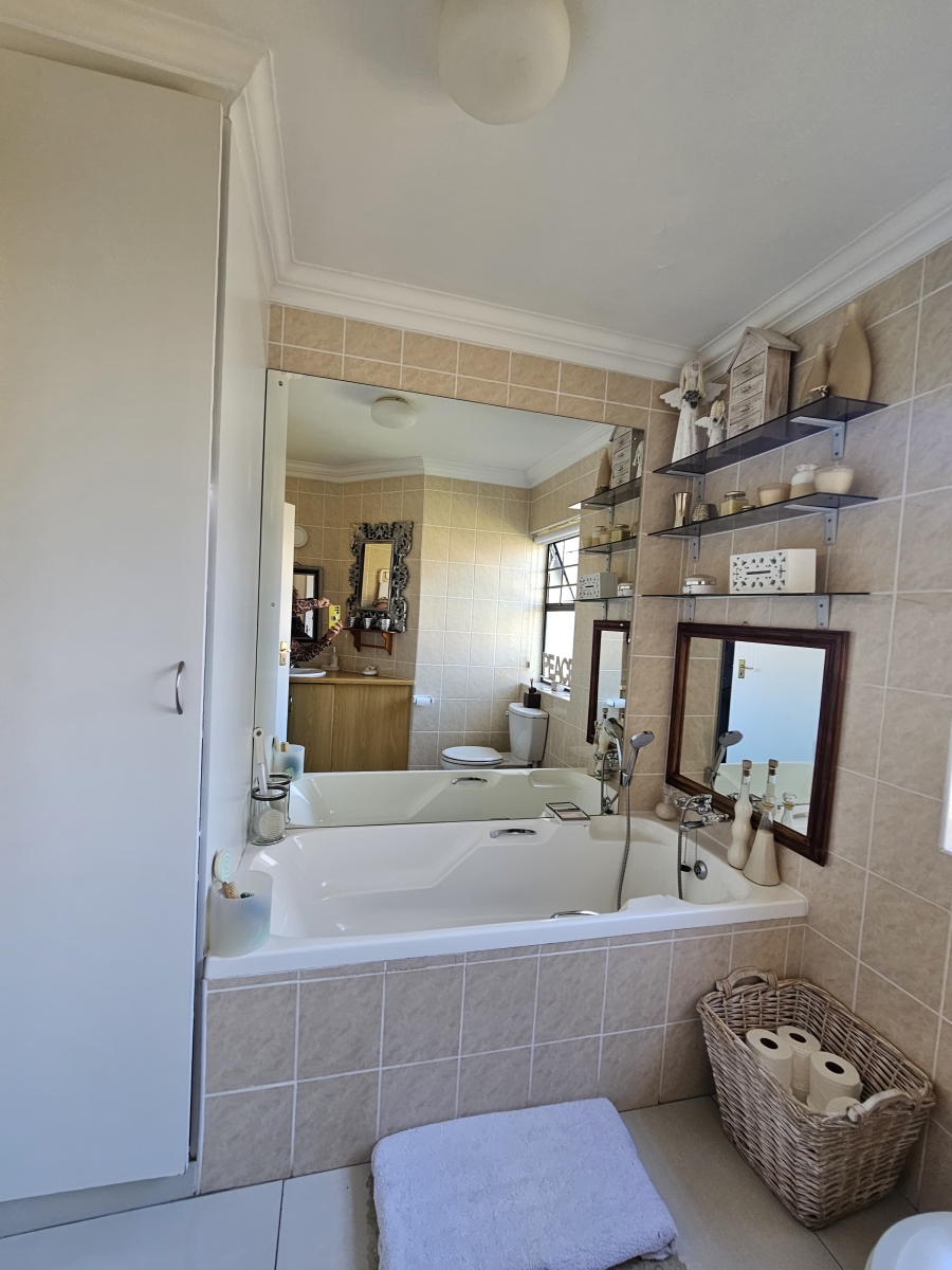 2 Bedroom Property for Sale in Mossel Bay Golf Estate Western Cape